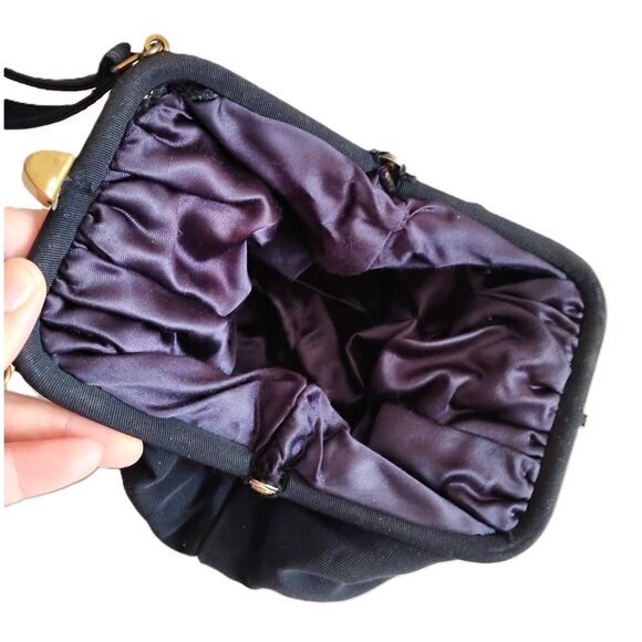 1940s Black Faille Evening Purse With Satin Lining And Brass Clasp - Picture 3 of 3